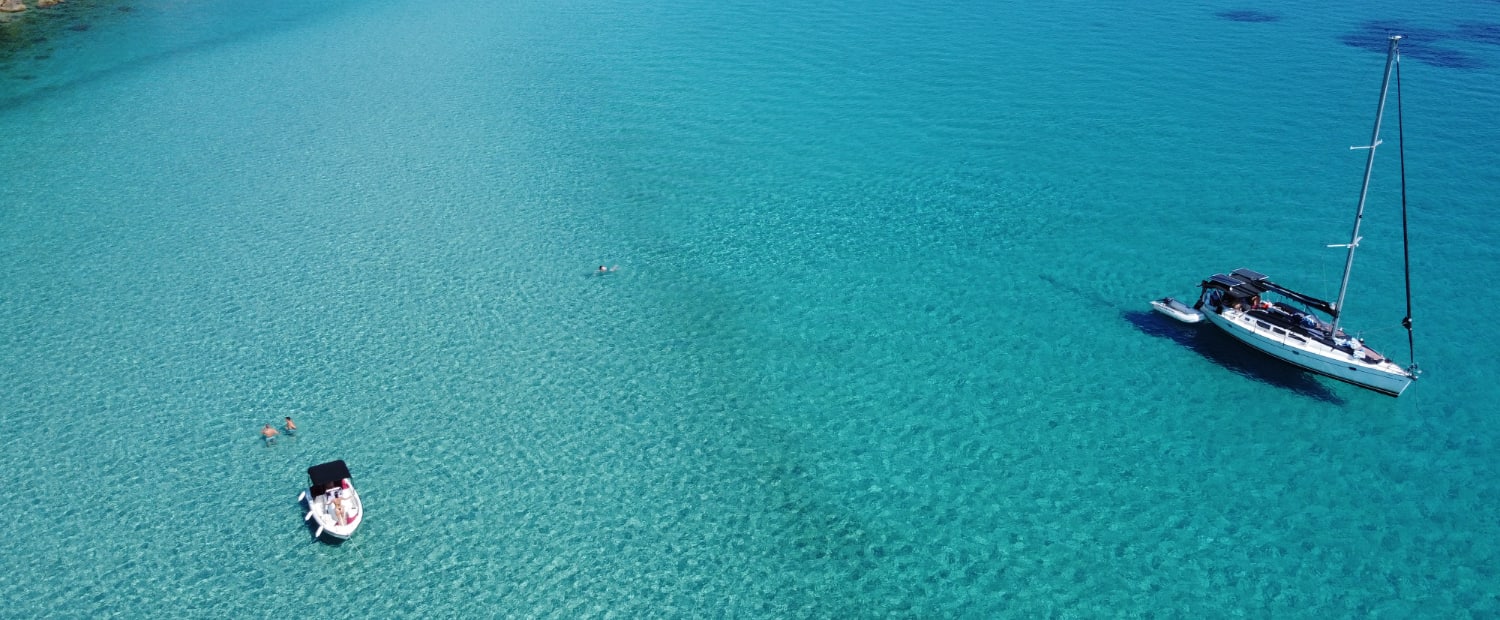 Beide Daysailing-Boote beim Gruppen-Segeltörn auf Halkidiki